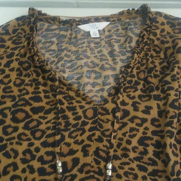TIME AND TRU ASYMETRICAL PEPLUM SHIRT IN LEOPARD - Picture 3 of 11